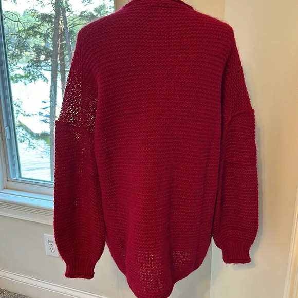Free People - GORGEOUS Berry Drop Shoulder Tunic Sweater, Deep V, XS, Oversized - Picture 4 of 7